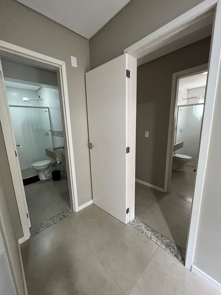 Apartamento 2 dormitórios e 2 wc para 4 pessoas em Bombinhas