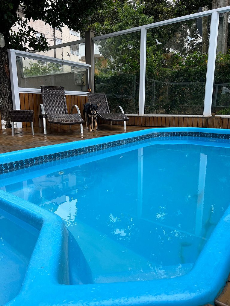 Apartamento 2 dormitórios e 2 wc para 4 pessoas em Bombinhas