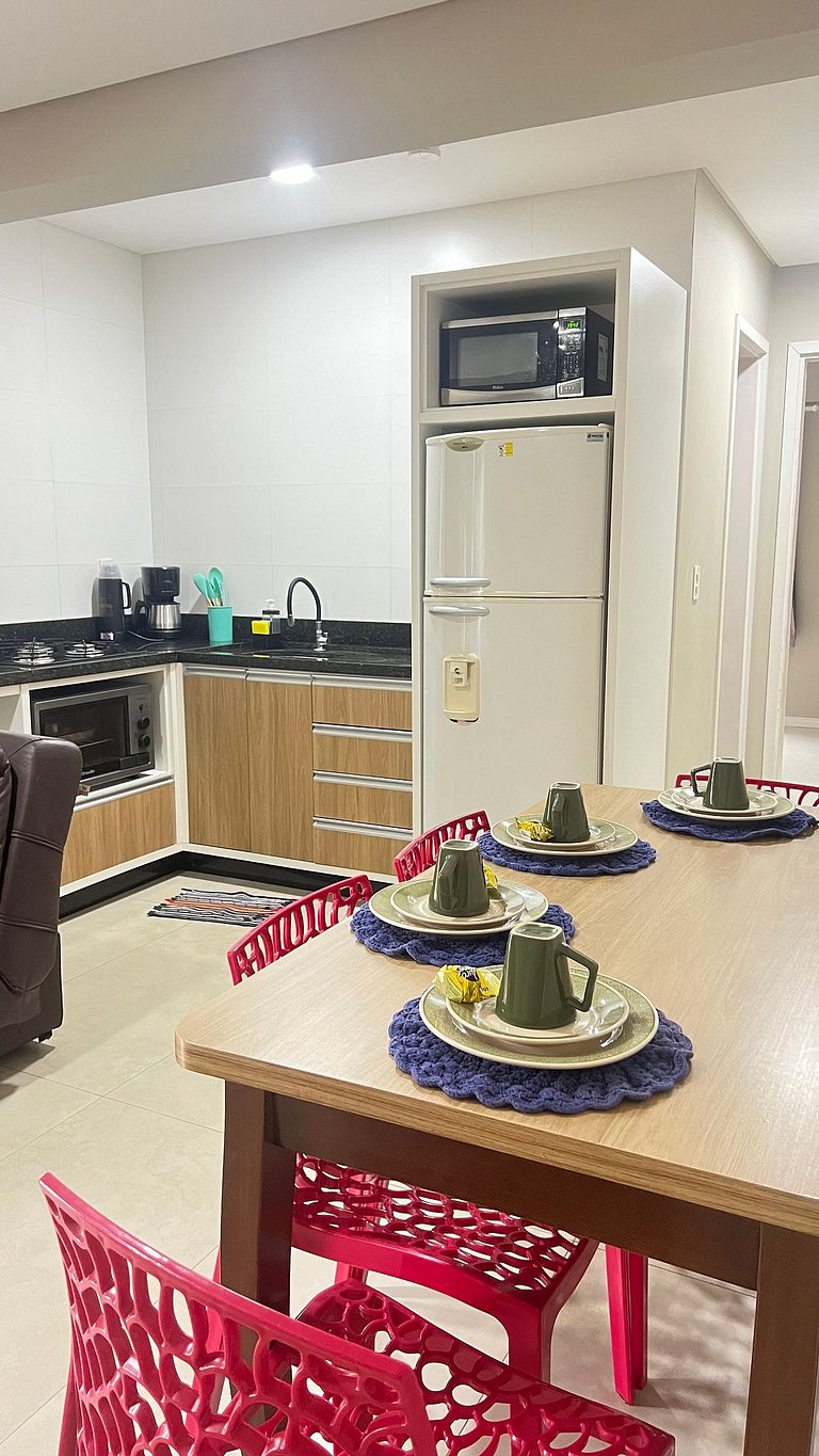 Apartamento 2 dormitórios e 2 wc para 4 pessoas em Bombinhas