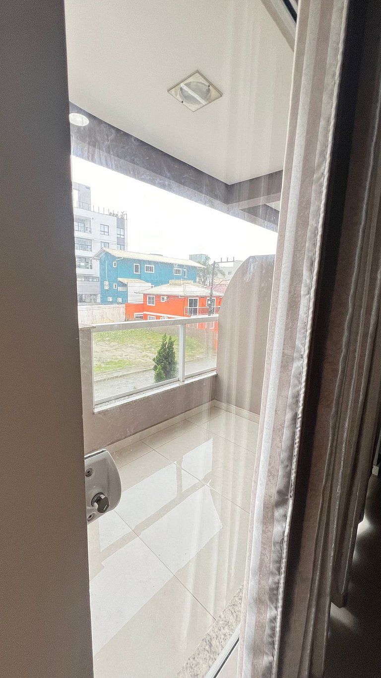 Apartamento 2 dormitórios e 2 wc para 4 pessoas em Bombinhas